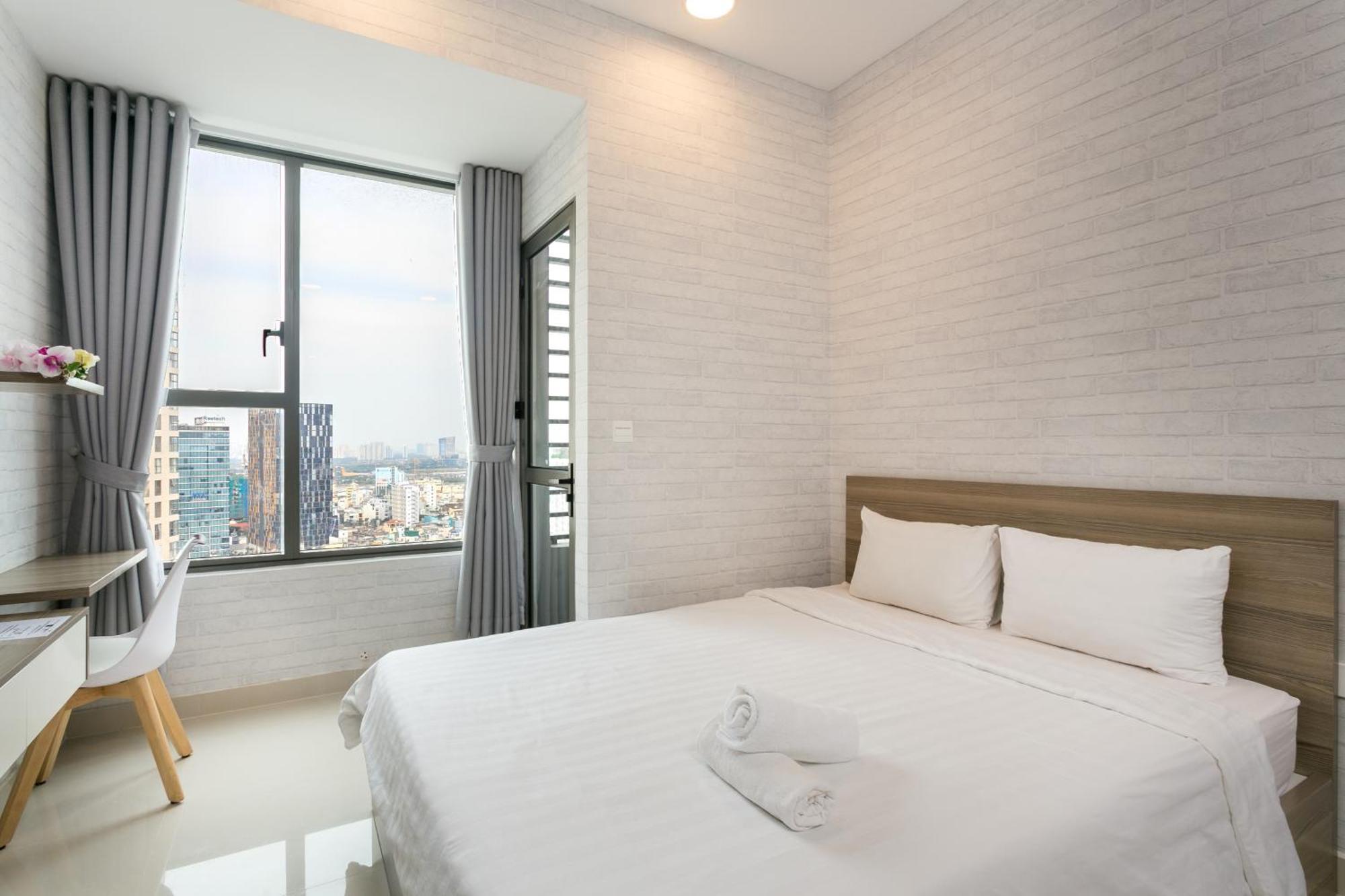 Business District Rivergate - Free Pickup & Pool Ho Chi Minh City